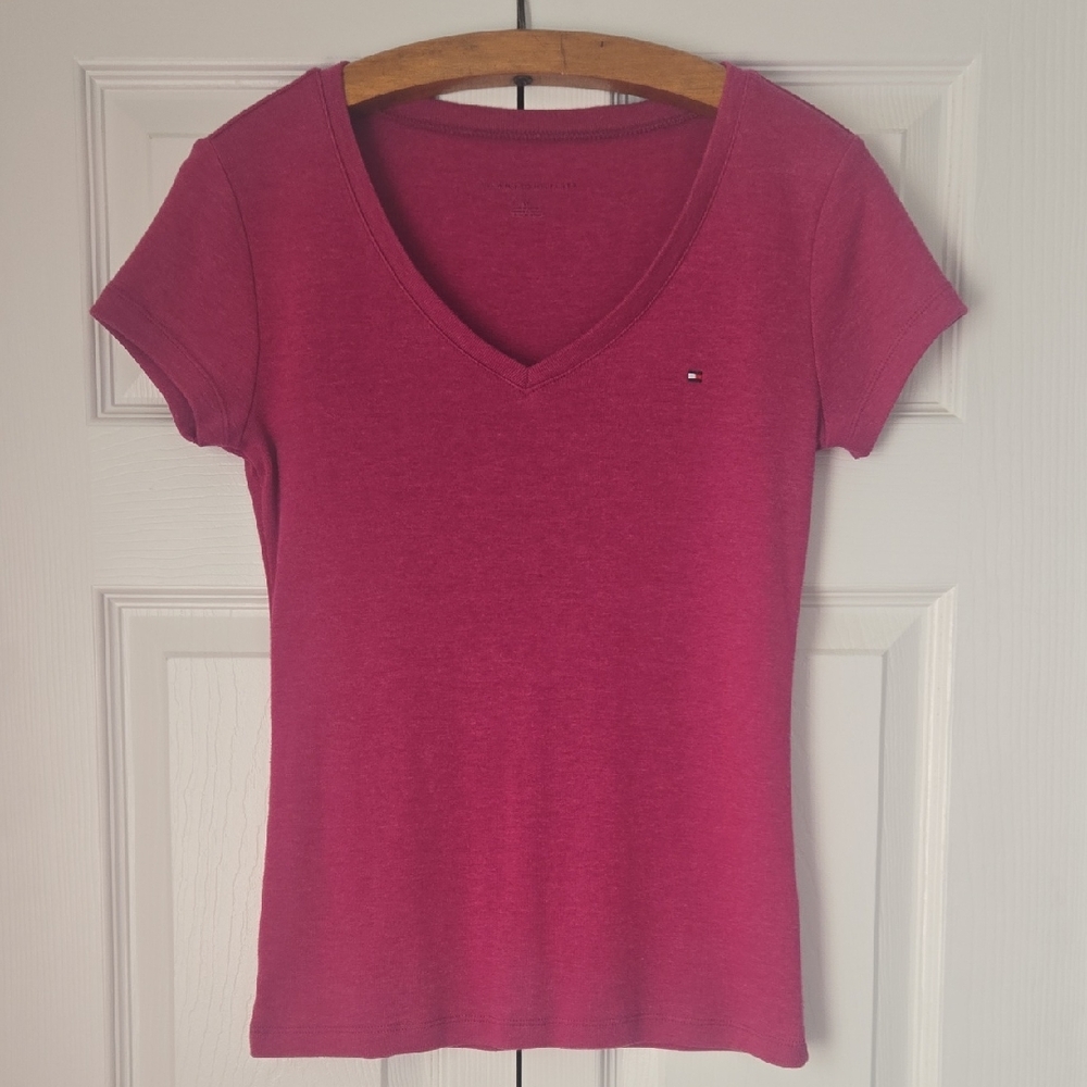 Tommy Hilfiger Women's Fuchsia V-Neck Tee